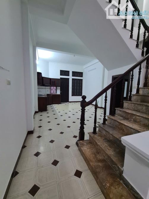 Cho thuê nhà liền kề khu Đô Thị Định Công. DT 70m2 x 3 tầng,Giá 15 triệu/tháng - 2