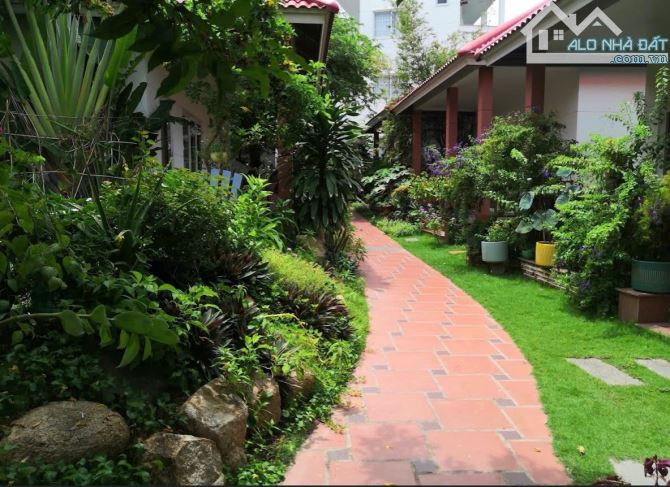 Bán resort 2200m2 thổ cư mặt tiền Nguyễn Đình Chiểu, Hàm Tiến lô hiếm - 1