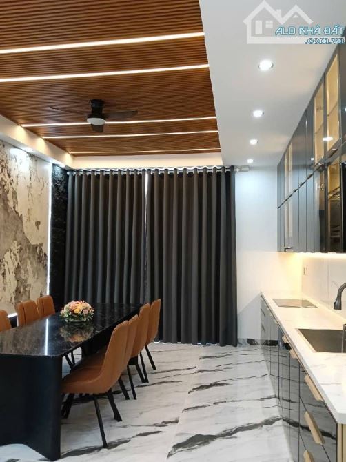 Nhà mới Gò Vấp có thang máy, gara ô tô, full nội thất cao cấp – Giá tốt - 1