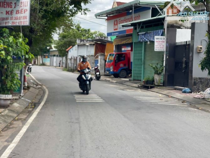 NHÀ C4 MỚI TINH MẶT TIỀN KINH DOANH BÀ ĐIỂM 4 -HÓC MÔN. - 1