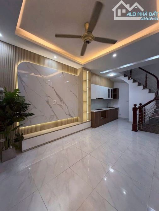 Nhỉnh 8 tỷ có nhà đẹp Tô Vĩnh Diện Thanh Xuân 15m ra ô tô ngõ to gần ngã tư Sở đủ nội thất - 1