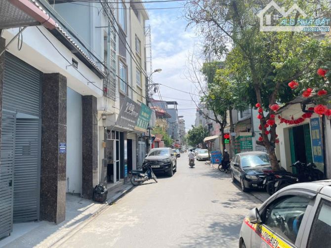 Viện Rau Trâu Quỳ/Lô góc Nhà C4 61m, 4.1m tiền, 7.2 tỷ / Ô tô tránh, ba mặt thoáng - 1