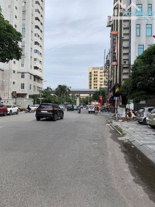 2 mặt tiền duy nhất 5 tầng,107m, ô tô vào nhà, ở sướng,kinh doanh đỉnh cao, Nguyễn Văn Lộc - 1