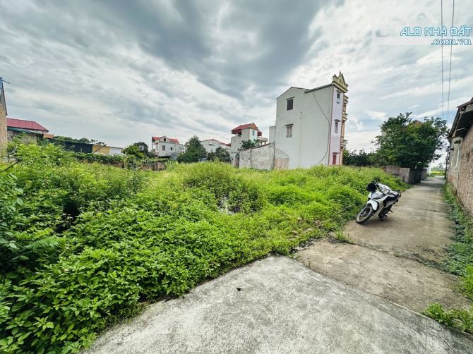 BÁN ĐẤT GẦN SÂN BAY GIA BÌNH.BẮC NINH_ PHÂN LÔ_Ô TÔ VÀO DẤT_DT 98,5M_GIÁ 1 TỶ XX - 1