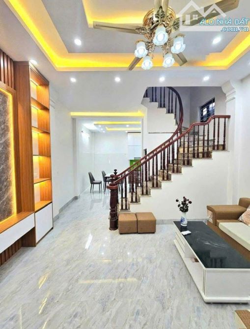 Nhà gần KĐT La Khê, Ô tô đỗ cửa, 3 thoáng lô góc DT 55m2 x 4.5m MT giá 10.x tỷ - 1