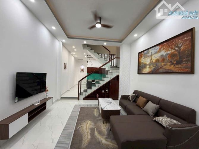 Nhà 3 tầng hẻm xe hơi, đường Lò Lu, Quận 9 giá 5,4 tỷ - 1
