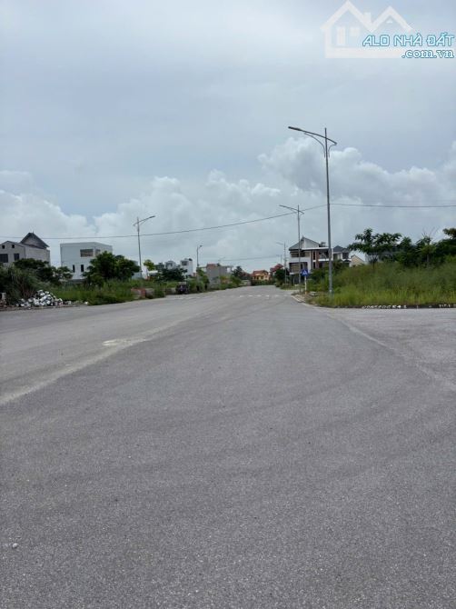 Bán tất cả Lô đất tại ÁP TRÀN, THUỶ NGUYÊN đủ vị trí đủ diện tích GIÁ TỪ 3,3xx tỷ    Dt 60 - 1