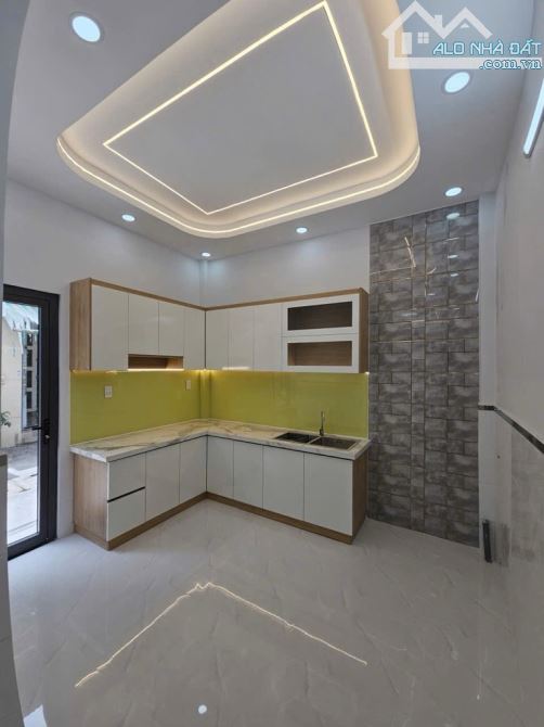 NHÀ 2 TẦNG MỚI ĐẸP NGUYỄN SƠN - 45M2  NỞ HẬU - HẺM 5M THOÁNG -  GIÁ CHỈ HƠN 4 TỶ - 1