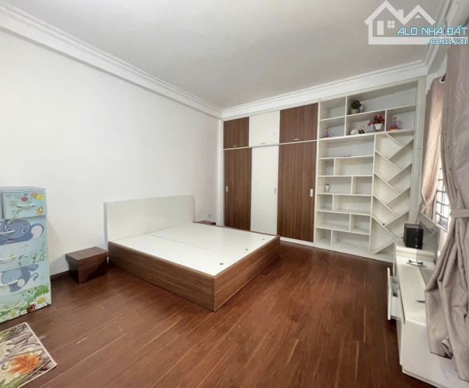 BÁN NHÀ THẠCH BÀN LONG BIÊN,NGAY CẦU VĨNH TUY,DT 32M*5TẦNG GIÁ 5,25TỶ - 1