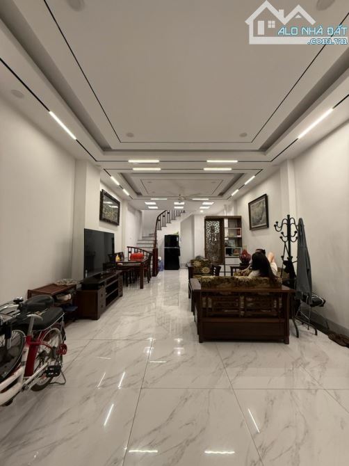 BÁN NHÀ NGUYÊN VĂN CỪ - LONG BIÊN - FUL NỘI THẤT - 30M RA Ô TÔ - 51M X 5 TẦNG - MT 4.6M - 1