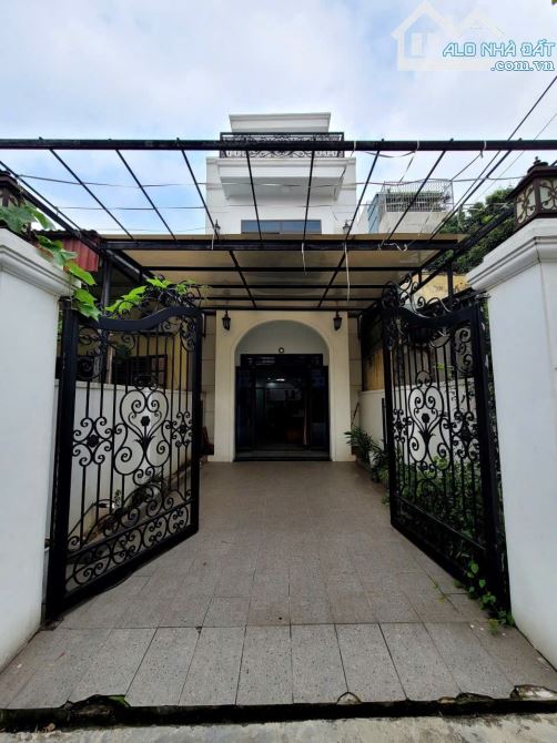 Bán nhà 3 tầng ngõ 198 Nguyễn Hữu Cầu,p Ngọc Châu, tp Hải Dương cũ - 1