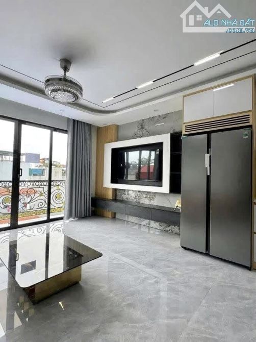 NHÀ ĐẸP NGỌC THỤY - 6 TẦNG THANG MÁY - GARA 7 CHỖ - FULL ĐỒ - 1