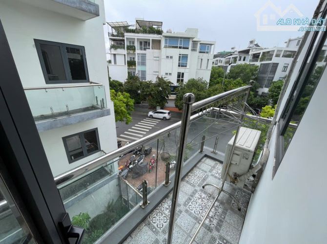 Cho thuê căn hộ lô góc Waterfront City, 1 ngủ (35m2). - 1