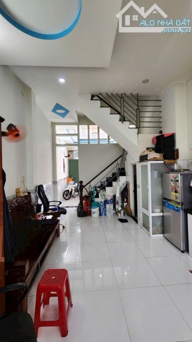 BÁN GẤP!! Nhà 3 tấm 4x13 Tỉnh Lộ 10 - Giá 4,1 tỷ - 1