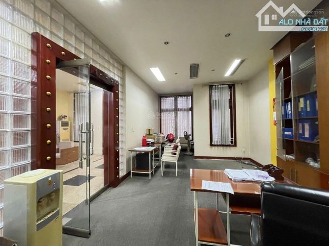 Bán nhà mặt đường Lê Thánh Tông, ngang 9m, dt 250m2, nhà 5 tầng 16 phòng có thang máy - 1