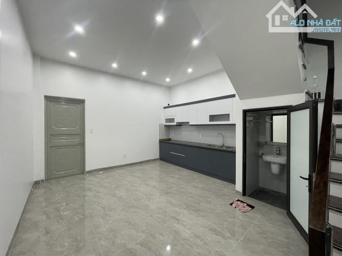 Nhà xây mới 3 tầng tại Trung Hành gần mặt đường Lê Hồng Phong - 1