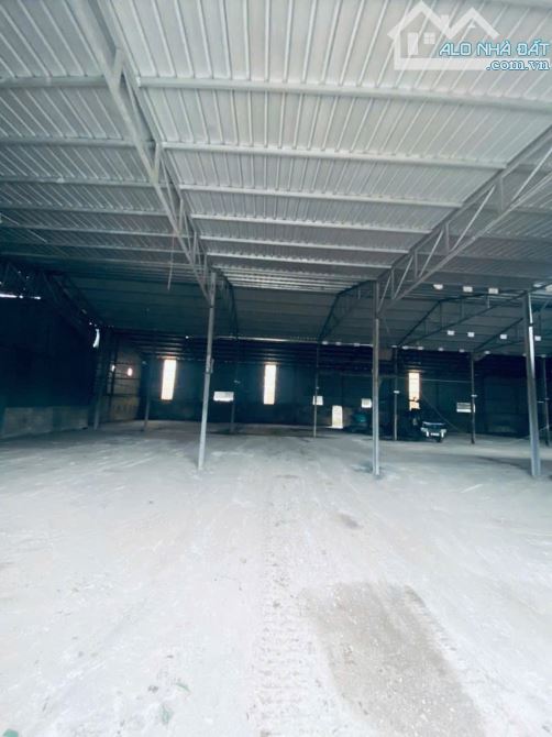 Cho thuê toàn bộ nhà máy độc lập 2500m2 tại Vạn Phúc giá rẻ - 1