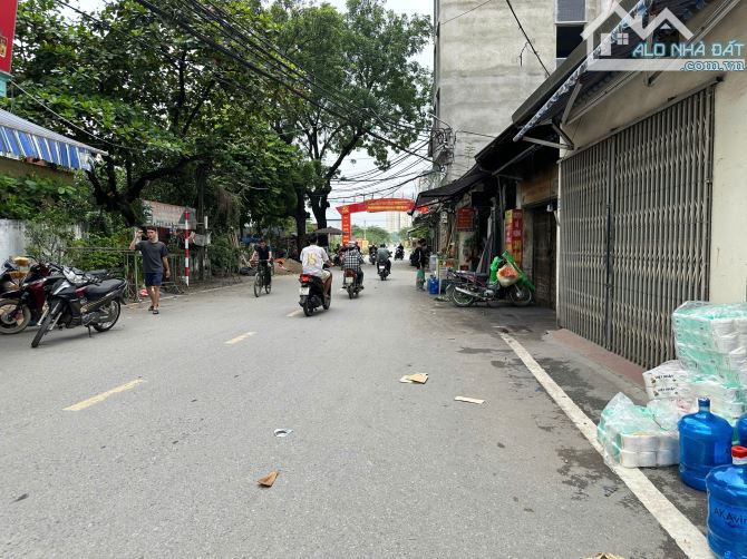 Bán đất 55m2 cổng làng Di Trạch. Sổ vuông vắn ngõ rộng - 1