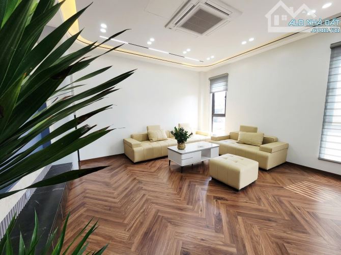 6 tầng thang máy xây mới Nguyễn Văn Cừ, 20m ra Phố, 45m2 sổ x mtiền 8m,full đồ.Giá 11.6 tỷ - 1