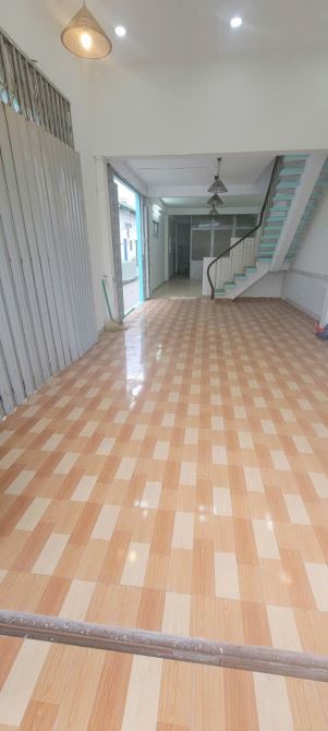 nhà mặt tiền Tỉnh Lộ 10 , 4x18m, 2L,5pn, giá 12tr/tháng - 1