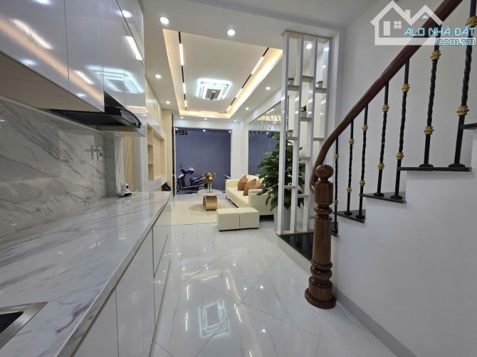 BÁN NHÀ NGÕ THỐNG NHẤT - DIỆN TÍCH THỰC 30M² - GIÁ CỰC SỐC 7.15 TỶ - VỊ TRÍ ĐẮC ĐỊA - 1