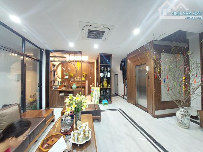 Bán căn hộ dịch vụ, đường Liễu Giai, 109m2, MT6m, gần phố, ô tô đỗ cửa, 7 tầng hiện đại. - 1