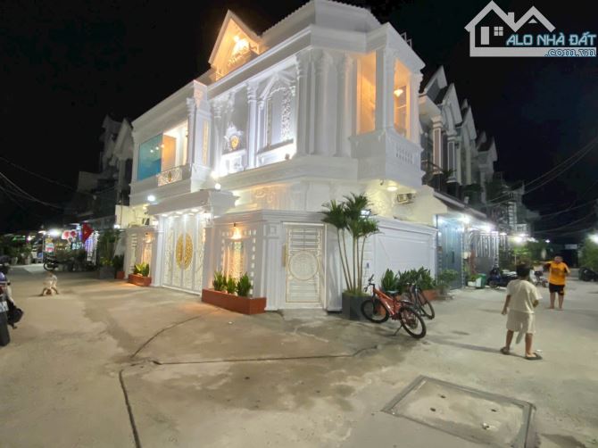 Biệt thự mini đường huỳnh tấn phát , thị trấn nhà bè nhiều tiện ích , nội thất cao cấp. - 1