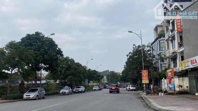 Bán lô góc mặt phố Nguyễn Cao Luyện 131.8m đường 25m, vỉa hè ngay giáp hồ công viên - 1