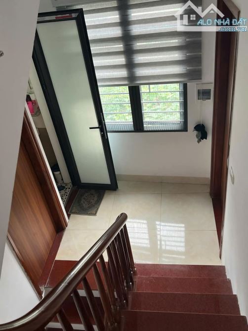 Bán nhà Bắc Từ Liêm. Dân xây 4 tầng, DT: 33/48, MT: 5m. Lô góc, cửaÔ tô tránh. Giá: 6,5 tỷ - 1