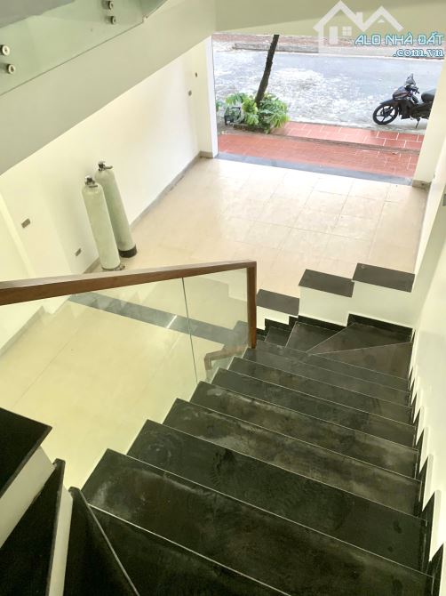 Cho thuê Liền kề Vạn Phúc. Nhà mới Đẹp. Có 18 triệu. - 1