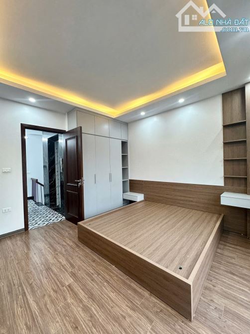 Bán nhà ngõ 521 An Dương Vương - Sổ đỏ  30m2 - 5 tầng mới - MT 4,1m - Oto đỗ - Thang Máy - 1