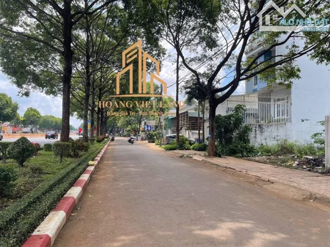 BÁN ĐẤT ĐẸP KO LỖI MẶT TIỀN PHẠM VĂN ĐỒNG. DT: 5x22M. GIÁ: 4,1 TỶ - 1