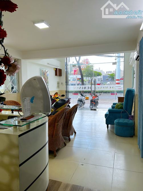 Nhà MT Phạm Văn Đồng 4,2x22 Trệt.3L Trống suốt .ST.KDoanh Đa ngành - 1