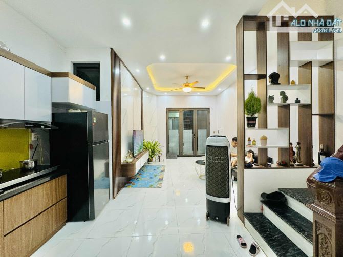Nhà Phố Trần Khát Chân : 4Tầng - 4ngủ - Lô Góc - 15m ra oto - 1