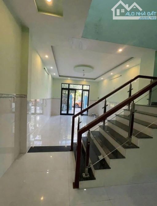Cho Thuê Nhà Kiệt 8m Đường Ngô Quang Huy, Sơn Trà, ĐN --- • Diện tích đất 120m2. Giá 9 tri - 1