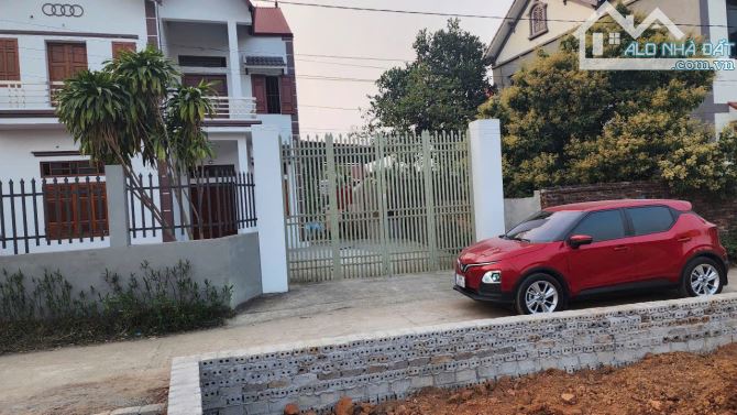 Siêu phẩm! 550m2, nhà biệt thự tại Dĩnh Trì, TP Bắc Giang, Mt 20m, giá 5,2 tỷ - 1