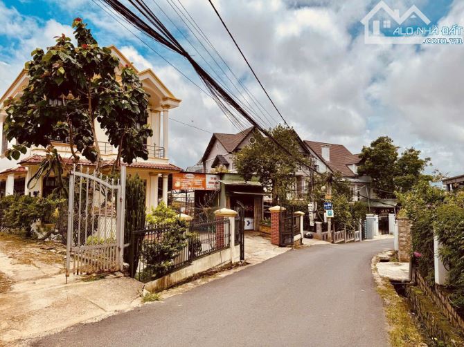 CẦN VỐN BÁN GẤP CĂN NHÀ TÂM HUYẾT KHU HỌC VIỆN AN NINH CAO ĐÀ LẠT 328M2 13,5 TỶ - 1