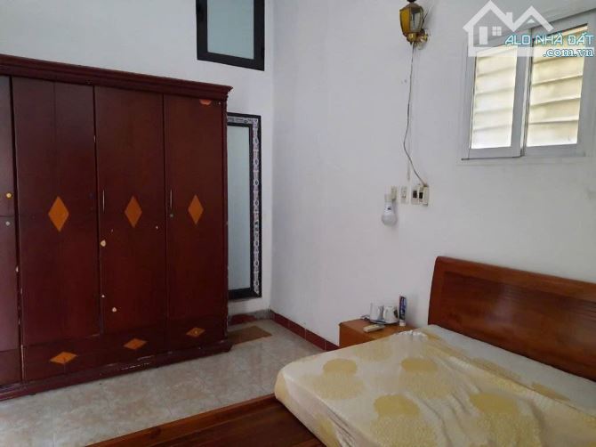 Cho thuê nhà LÔ GÓC - Ô TÔ tránh phố Hoa Bằng, Cầu Giấy 30m x 3 tầng giá 12 triệu - 1