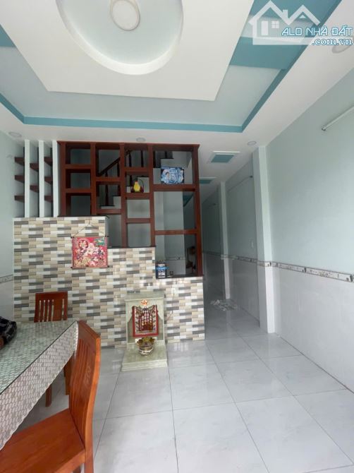 Bán Nhà 1 Lầu, 3PN, SHR, Chỉ 100m ra QL50, giá 2 tỉ 50 tr có TL. - 1