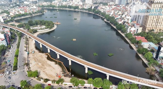 Bán khách sạn căn góc mặt hồ Mai Anh Tuấn, 3 mặt thoáng, DT 221m2, MT 11m - 1