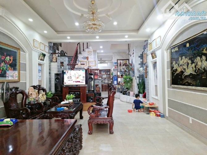 CHÍNH CHỦ GẤP BÁN NHÀ MTKD VIP Q2- ĐƯỜNG 10M 20TỶ 100M2 3 TẦNG - 1
