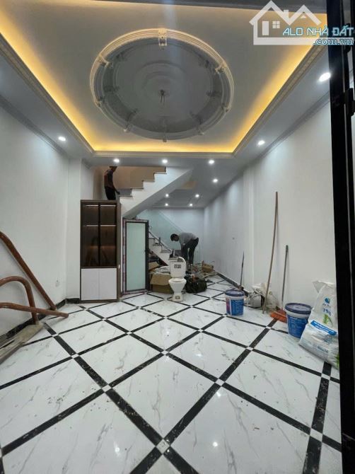 NHÀ PHÂN LÔ CÁN BỘ GIẢI PHÓNG – 43m² – Ô TÔ VÀO NHÀ – NGÕ VĂN MINH, YÊN TĨNH, DÂN TRÍ CAO - 1