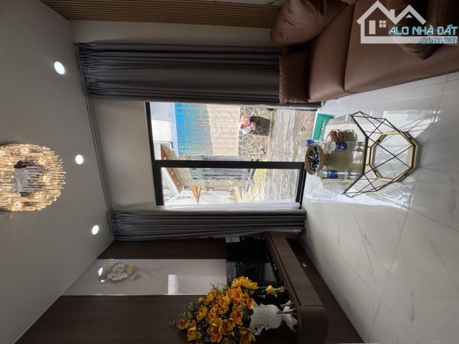 BÁN NHÀ HẺM HOÀNG HOA THÁM - BÌNH THẠNH - 2 TẦNG - 4.8M × 4M - NHỈNH 4 TỎI - 1