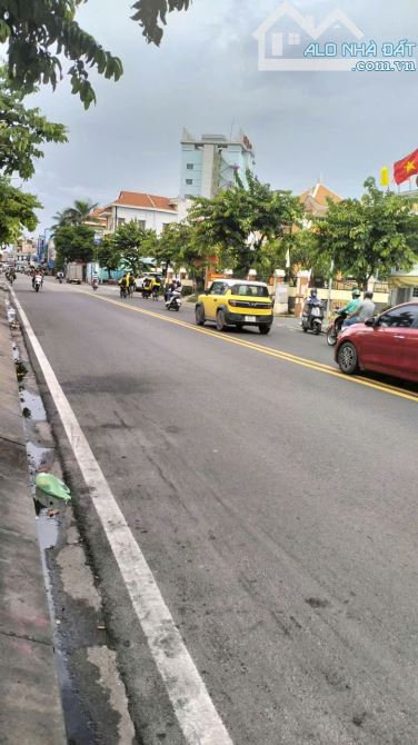MẶT TIỀN KINH DOANH ĐƯỜNG LÊ LƠI THỊ TRẤN HÓC MÔN- SHR - GIÁ RẼ CHỈ 3,2 TỶ CÒN BỚT LỘC - 1