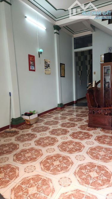 Bán nhà 1,5 tầng 5x22m Hướng Đông, mặt tiền Đinh Tiên Hoàng, P. Cẩm Thành, Quảng Ngãi - 1
