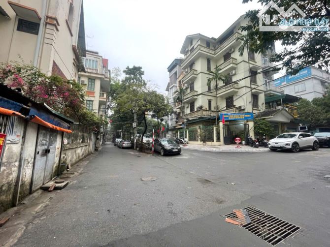 BIỆT THỰ MẶT NGÕ GẦN PHỐ 4 THOÁNG 40 TỶ 120m 3 TẦNG MT 8,7m Ô TÔ TRÁNH VÕ CHÍ CÔNG TÂY HỒ - 1