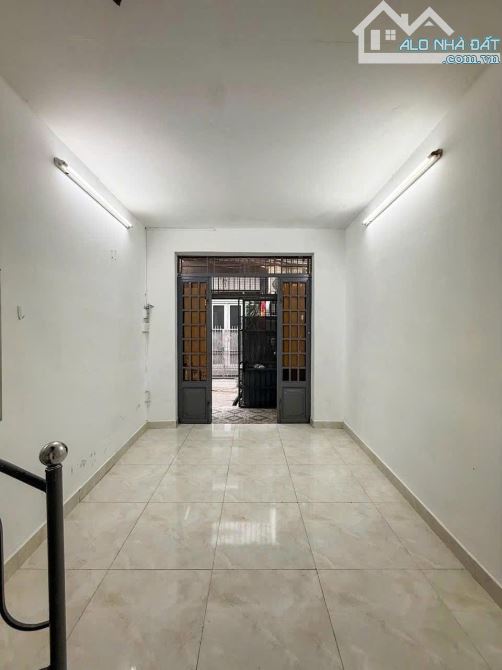 Bán nhà Trần Quang Diệu Quận 3, 2 tầng hẻm 4m giá chỉ nhỉnh 4 tỷ - 1