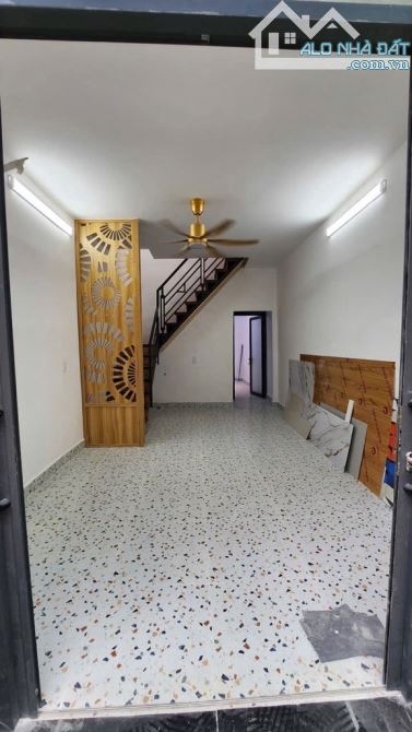🎉SIÊU HIẾM🎉 NHÀ XE HƠI - sát MT HTP - cạnh PMH - Q7- 3.4❌11M - CHỈ 4.25 TỶ 🏡🏡🚗 - 1