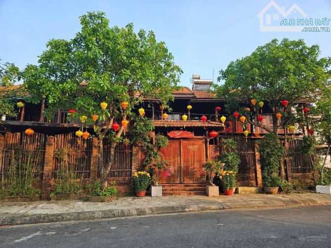 Chủ cần bán villa 2mt gần biển với phng cách mộc, dòng tiền tốt - 1