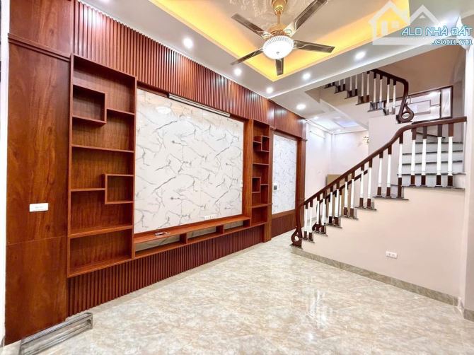 TRẦN THÁI TÔNG ✦ 36M² ✦ 5 TẦNG ✦ MT RỘNG ✦ 3 NGỦ ✦ FULL NỘI THẤT ✦ GIÁ 8.2 TỶ ✦ NGÕ THÔNG - 1